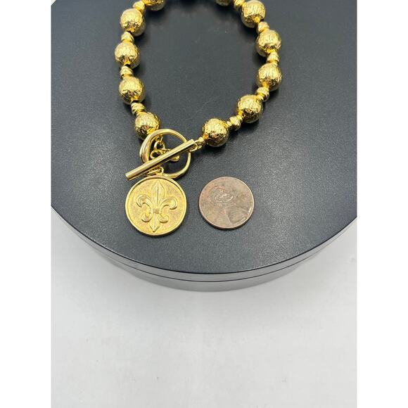 Bellezza Bronze Italy Fleur-de-lis Textured Beaded Toggle Charm Bracelet - Picture 8 of 9
